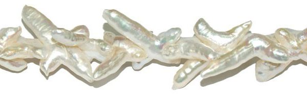 Perla cruz color blanca, 14x9