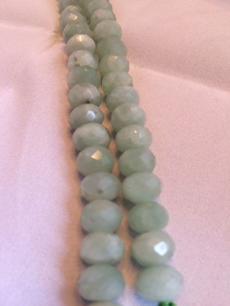 Piedra jade verde con froma rondel facetada, 4mm