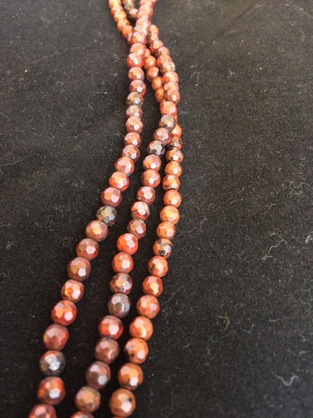 Piedra Mohagani bolita facetada, 4mm