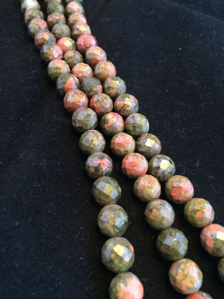 Piedra unicate con forma de bolita facetada, 8mm