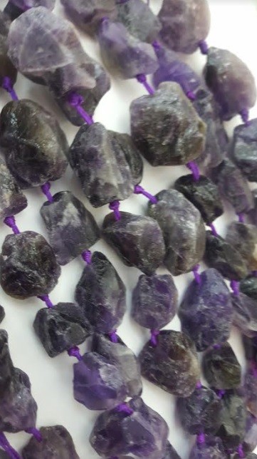 Amatista roca Irregular Oscura