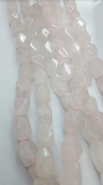 Cuarzo Rosa roca facetada