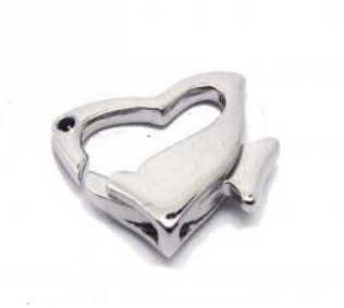 BROCHE TIPO ARGOLLA DE RESORTE FORMA CORAZÓN