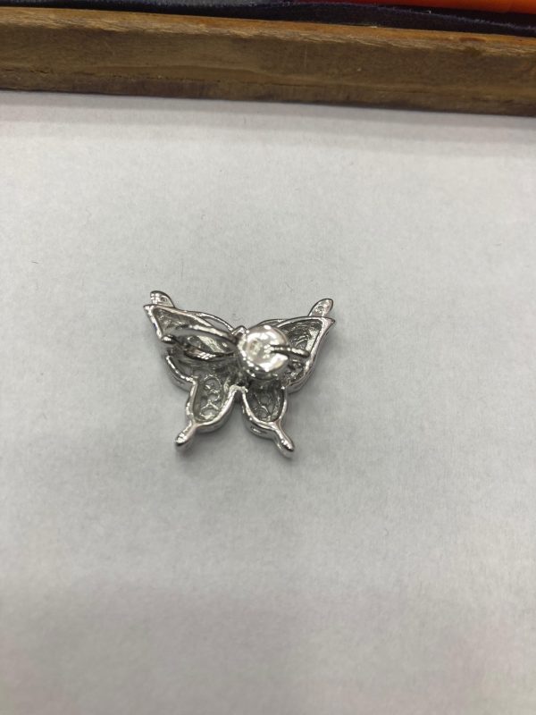 BROCHE MARIPOSA CON IMÁN Y CIRCONES. BROCHE MARIPOSA CON IMÁN Y CIRCONES.